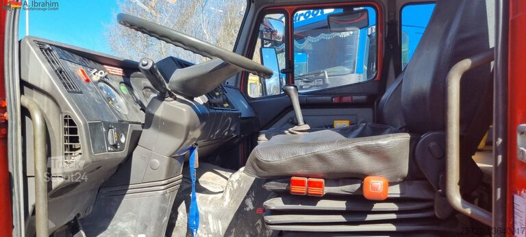 Jeřáb na nákladním automobilu Mercedes-Benz 1722 Dachdeckerkran Cormach 30000 TECH,