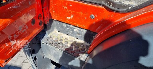 Grúa montada en camión Mercedes-Benz 1722 Dachdeckerkran Cormach 30000  TECH,