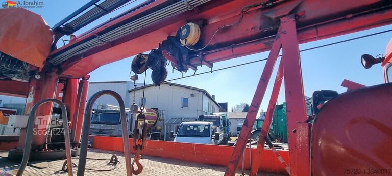 Jeřáb na nákladním automobilu Mercedes-Benz 1722 Dachdeckerkran Cormach 30000 TECH,