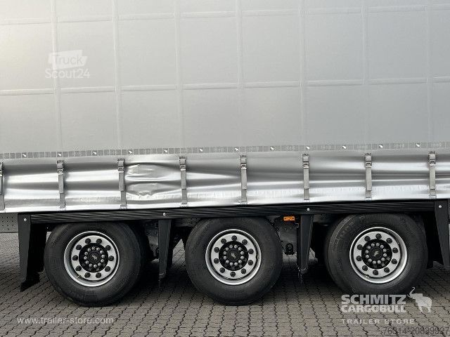 Semi-remorque bâchée Schmitz Cargobull Curtainsider Mega Getränke