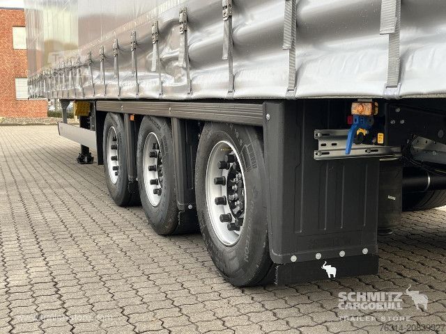 Semi-remorque bâchée Schmitz Cargobull Curtainsider Mega Getränke