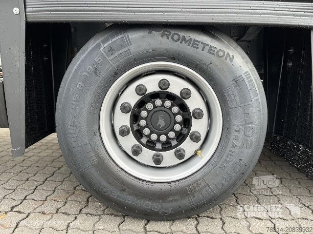 Semi-remorque bâchée Schmitz Cargobull Curtainsider Mega Getränke