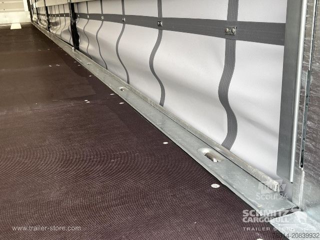 Semi-remorque bâchée Schmitz Cargobull Curtainsider Mega Getränke