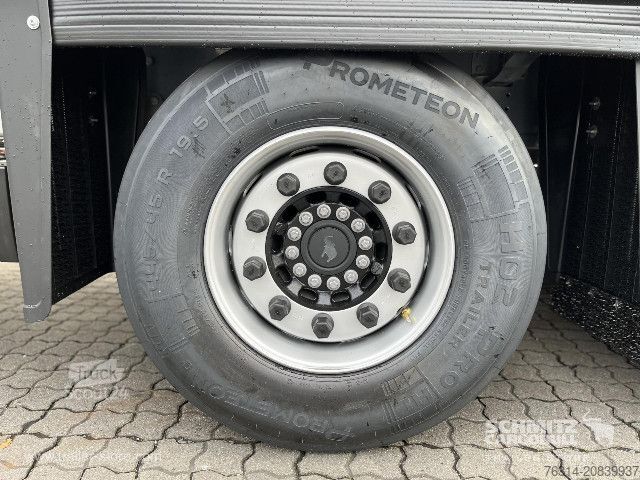 Semi-remorque bâchée Schmitz Cargobull Curtainsider Mega Getränke