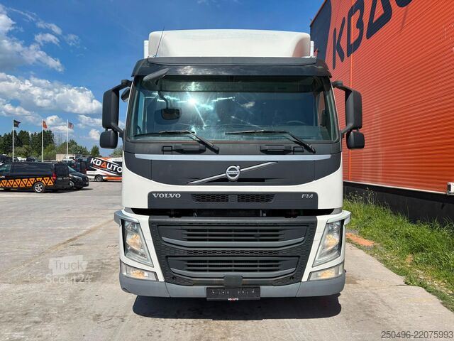 Transport w lodówce/zamrażarce Volvo FM 370 6x2*4 MITSUBISHI TU100SA / BOX L=9491 mm