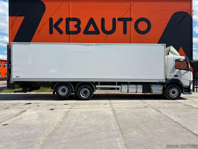 Transport w lodówce/zamrażarce Volvo FM 370 6x2*4 MITSUBISHI TU100SA / BOX L=9491 mm
