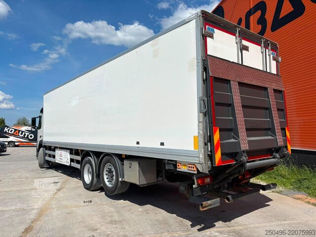 Transport w lodówce/zamrażarce Volvo FM 370 6x2*4 MITSUBISHI TU100SA / BOX L=9491 mm