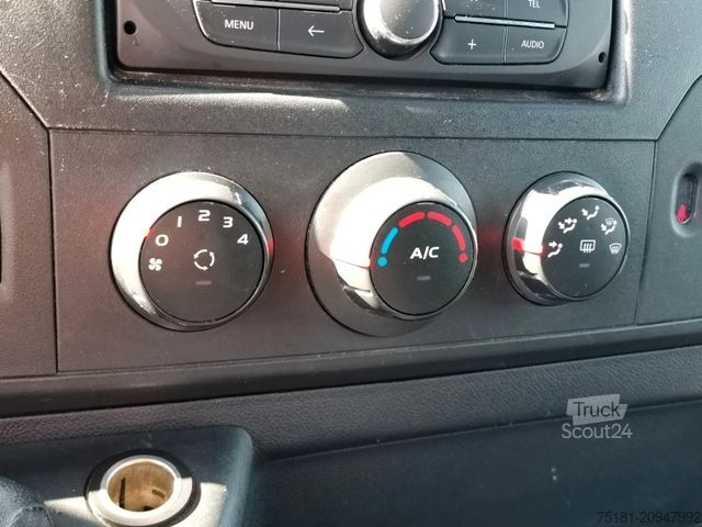 Autoutilitară frigorifică RENAULT Master 165DCI TIEFKÜHLER/ 6 PAL/ 380V/ ZWILLING