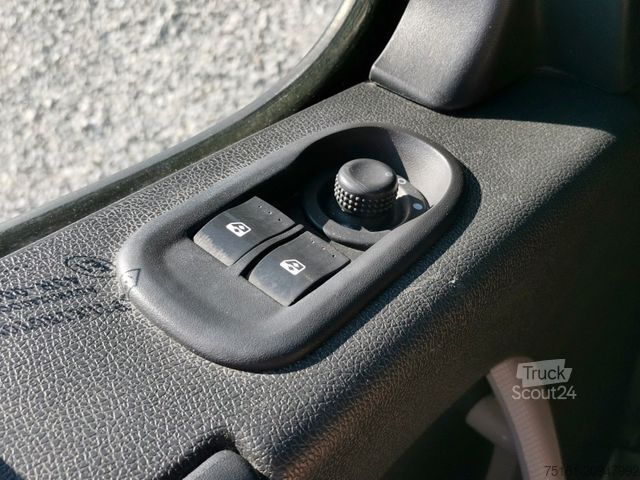 Autoutilitară frigorifică RENAULT Master 165DCI TIEFKÜHLER/ 6 PAL/ 380V/ ZWILLING