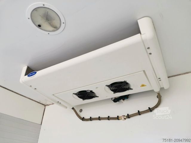 Autoutilitară frigorifică RENAULT Master 165DCI TIEFKÜHLER/ 6 PAL/ 380V/ ZWILLING