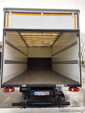 Vrachtwagen met bakwagen Mitsubishi Fuso Canter 7C18 Koffer