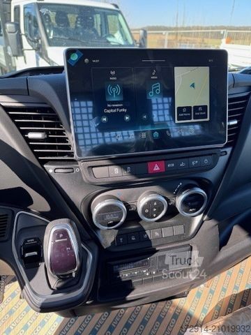 Fourgon pick-up IVECO Daily 70C18HA8 Klima Navi Rückfahrkamera 2x AHK