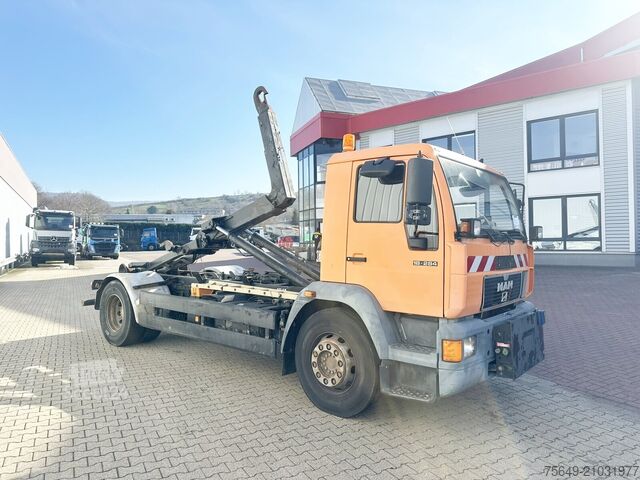 Haakarm vrachtwagen MAN LE 18.280 4x2 LL LE 18.280 4x2 LL, Winterdienstausstattung, 6-Zylinder