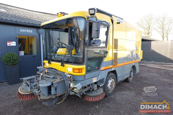 Sweep and vacuum machine RAVO 540 NL machine - camera - veegzuig - hydraulisc...