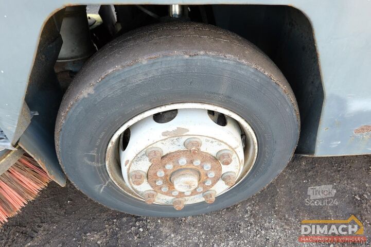 Sweep and vacuum machine RAVO 540 NL machine - camera - veegzuig - hydraulisc...