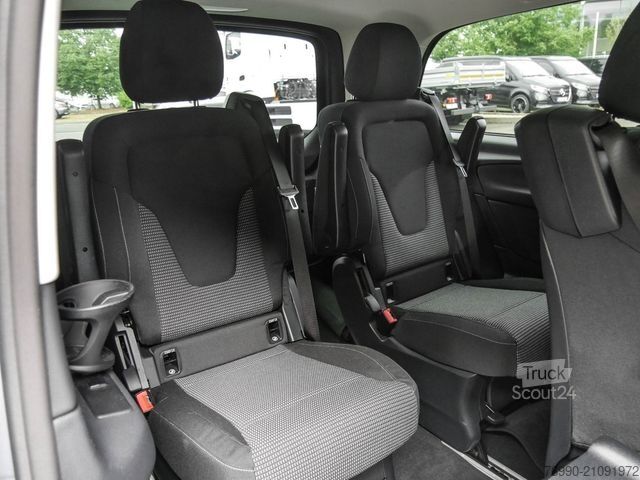 Minibus MERCEDES-BENZ V 220 d STYLE Lang DISTR AHK NAVI BURM 7-Sitzer