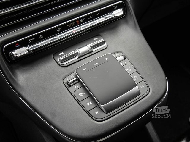 Minibus MERCEDES-BENZ V 220 d STYLE Lang DISTR AHK NAVI BURM 7-Sitzer