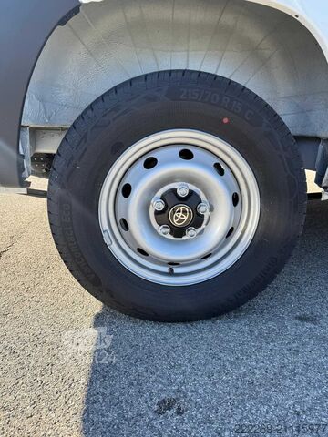 Skåpbil TOYOTA FURGONE NOLEGGIO