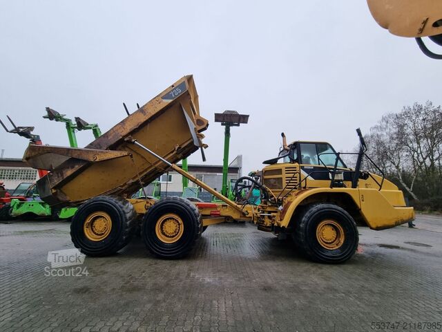 Sklápěcí vozidlo Caterpillar 735