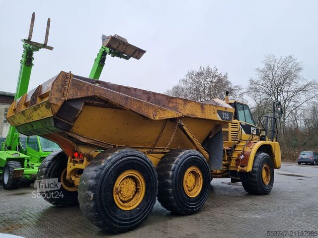 Sklápěcí vozidlo Caterpillar 735