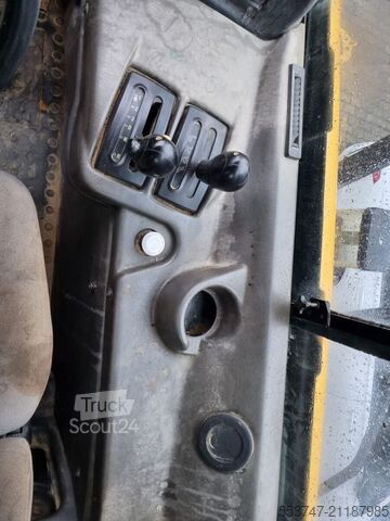 Sklápěcí vozidlo Caterpillar 735