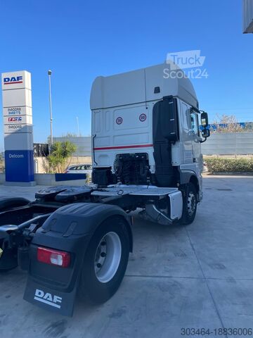 Standart traktör DAF XF 530 FT