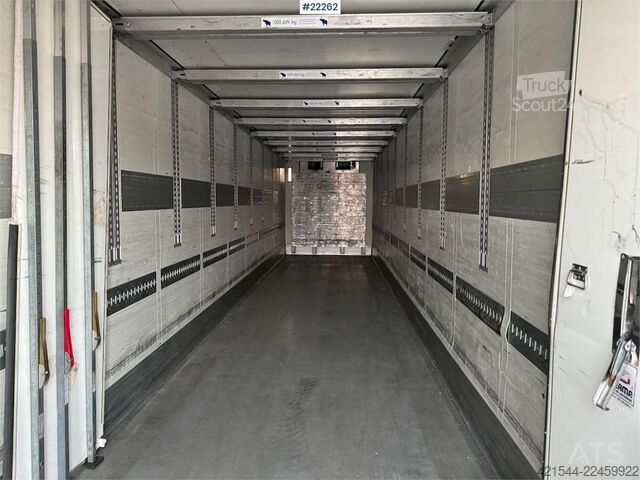  Schmitz Cargobull box semi-trailer with Carrier unit