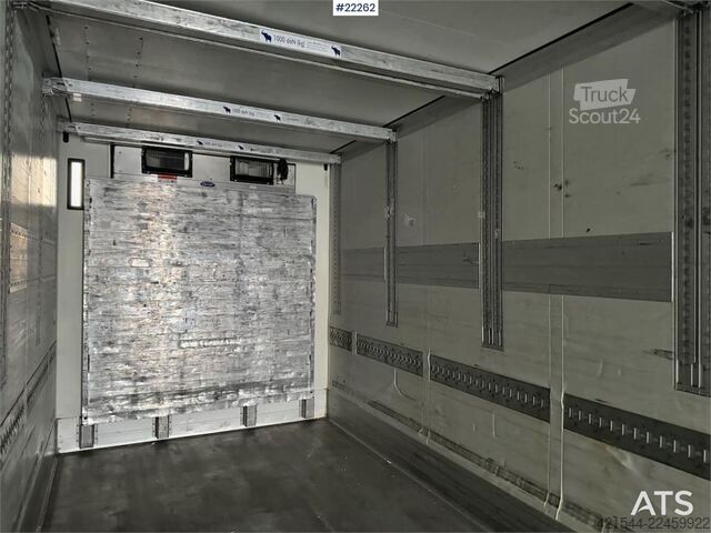  Schmitz Cargobull box semi-trailer with Carrier unit