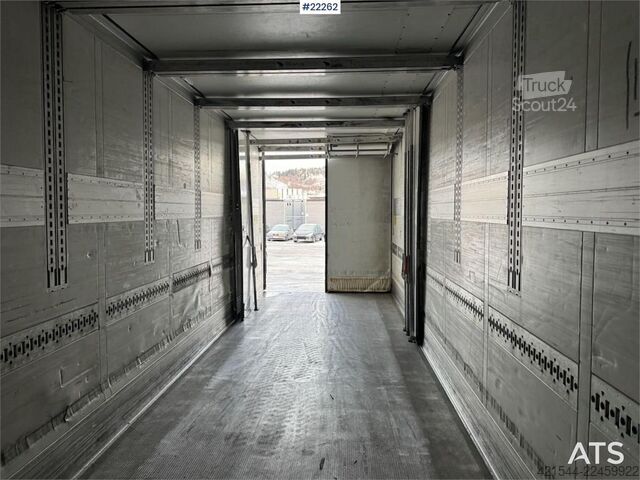  Schmitz Cargobull box semi-trailer with Carrier unit