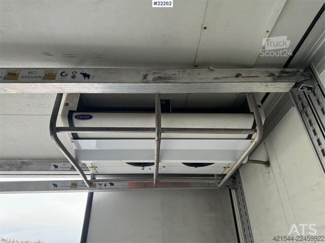  Schmitz Cargobull box semi-trailer with Carrier unit