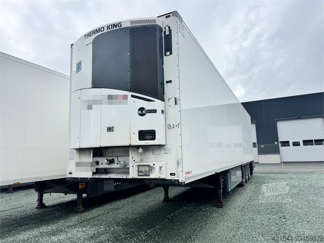  Schmitz Cargobull box semi-trailer with refrigeration unit and load