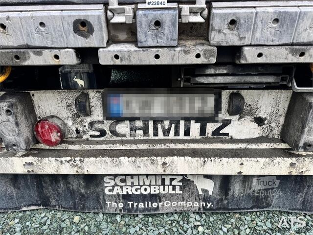  Schmitz Cargobull box semi-trailer with refrigeration unit and load