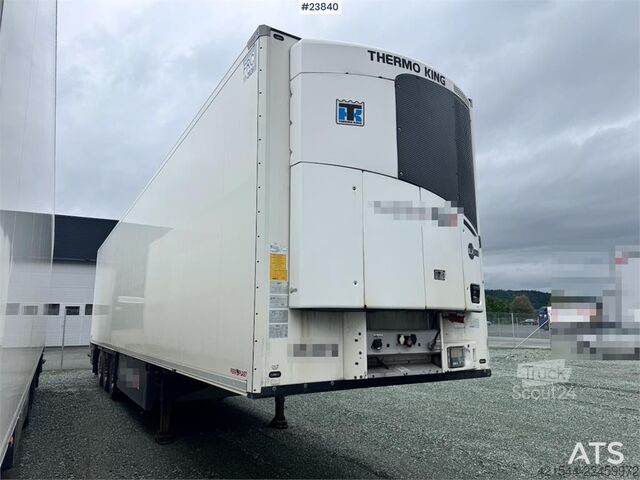  Schmitz Cargobull box semi-trailer with refrigeration unit and load