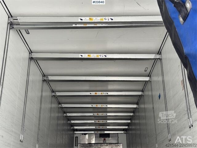 Транспортиране в хладилник/замразено Schmitz Cargobull box semi-trailer with refrigeration unit and load
