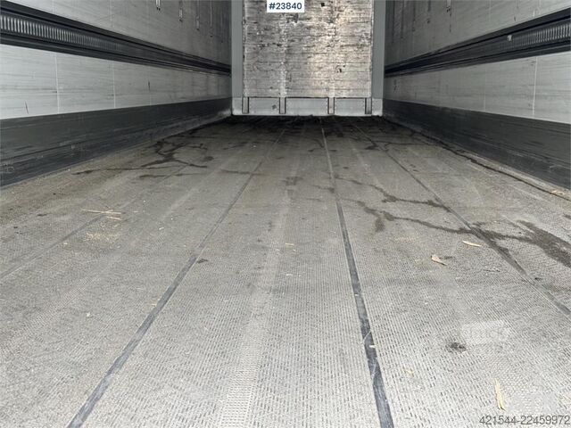Транспортиране в хладилник/замразено Schmitz Cargobull box semi-trailer with refrigeration unit and load