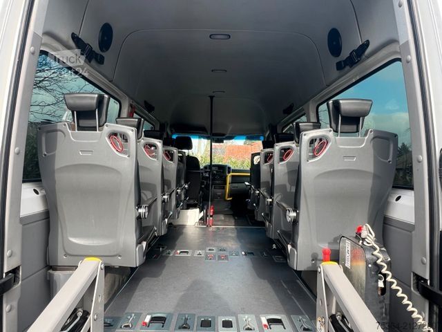 Minibus VOLKSWAGEN Crafter 2.0 Tdi 80kw L2H2 9 Sitze + Lift + Klima