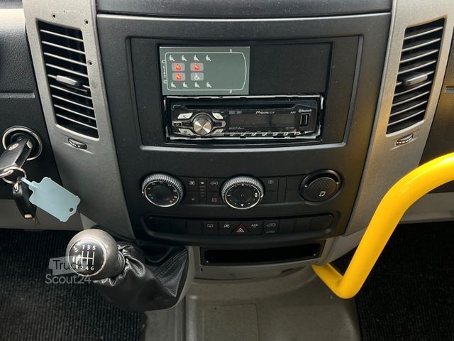 Minibus VOLKSWAGEN Crafter 2.0 Tdi 80kw L2H2 9 Sitze + Lift + Klima