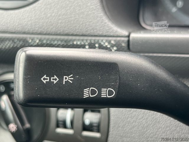 Minibus VOLKSWAGEN Caddy 1.9 TDi 77 KW L1H1 Ahk Schiebetür Euro 4