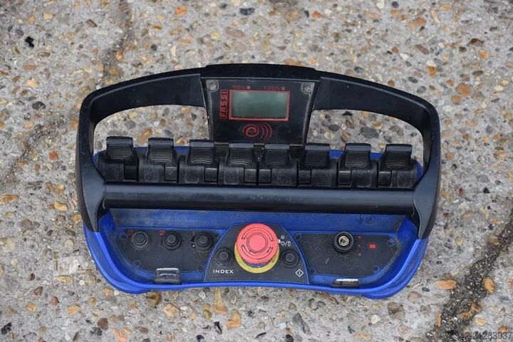 Laadplatform Mercedes-Benz Axor 1829 + Fassi 135 Flygip