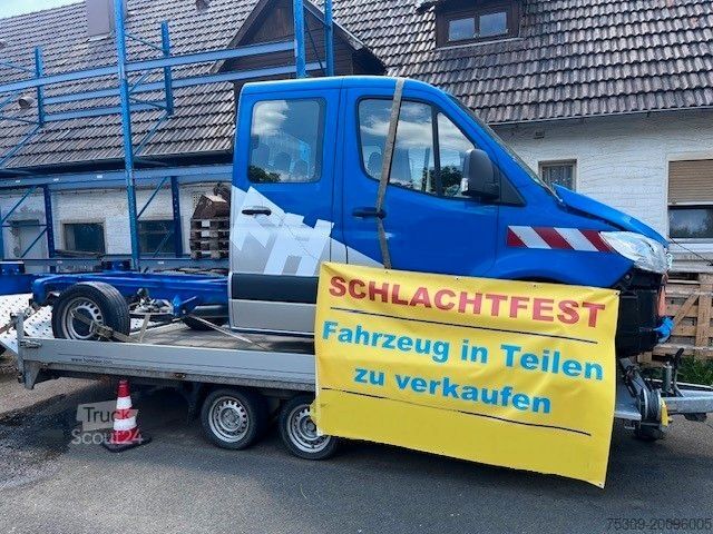 Chasis de furgoneta MERCEDES-BENZ TEILEVERKAUF Sprinter 215 DoKa Motor&Getriebe ok