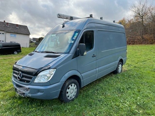 Camper MERCEDES-BENZ 319 WOMO mit Markise - AHK - Palettenbett usw.