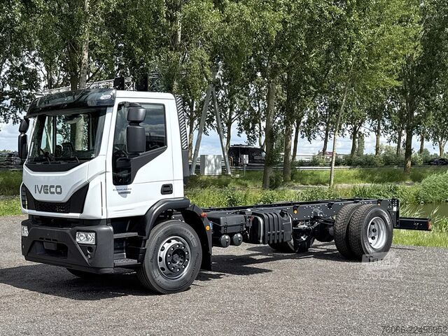 Chassis com cabina Iveco EuroCargo 180 E28-4815 Chassis Cabin (11 units)