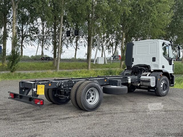 Chassis com cabina Iveco EuroCargo 180 E28-4815 Chassis Cabin (11 units)