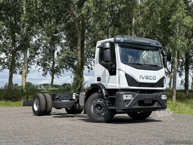 Chassis com cabina Iveco EuroCargo 180 E28-4815 Chassis Cabin (11 units)