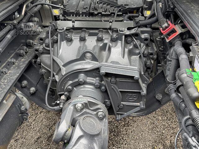 Padrão-SZM Iveco T-Way AT720T47TH ADR Tractor Head (5 units)