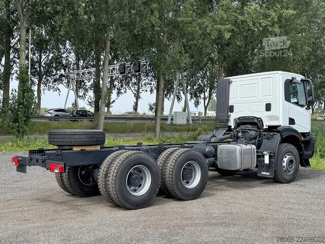 Chassis met cabine Iveco T-Way AD380T43H-3800 AT Chassis Cabin (3 units)