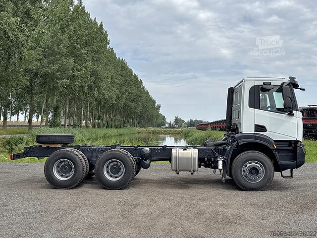 Chassis met cabine Iveco T-Way AD380T43H-3800 AT Chassis Cabin (3 units)