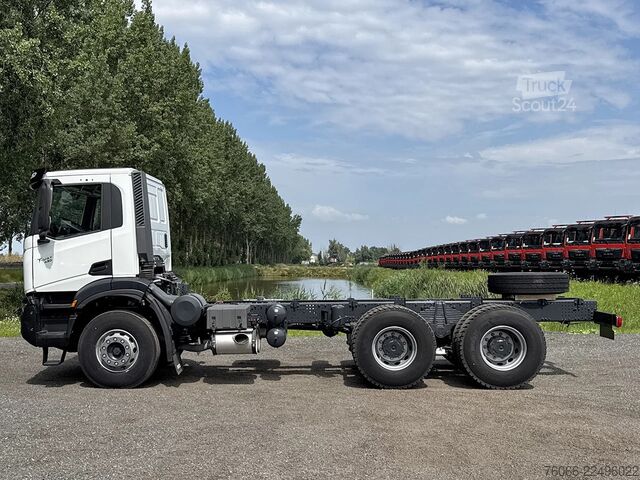Chassis met cabine Iveco T-Way AD380T43H-3800 AT Chassis Cabin (3 units)