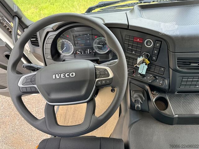 Chassis met cabine Iveco T-Way AD380T43H-3800 AT Chassis Cabin (3 units)