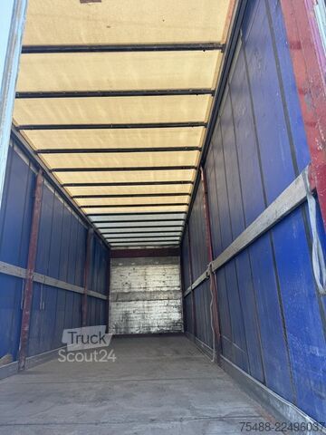 Тентований кузов 4x2 IVECO EUROCARGO 120 E 28